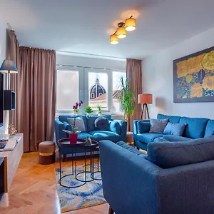 Deluxe Center Blue Apartment Split